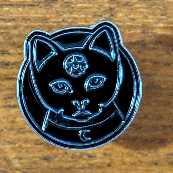 Accessories - Black Cat w/ Pentacle Wiccan Witch Enamel Pin Accessories - Black Cat w/ Pentacle Wiccan Witch Enamel Pin